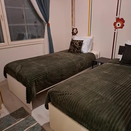 Honkapirtti Yllaes, * Äkäslompolo